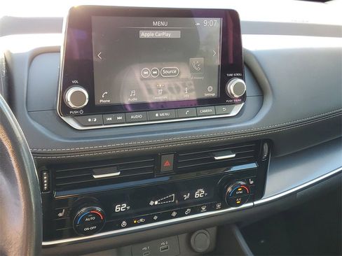 Certified 2021 Nissan Rogue SV w/ Premium Package image 24