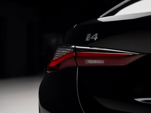 Used 2023 BMW i4 eDrive40 w/ Premium Package image 26