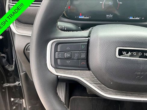 Used 2024 Jeep Wagoneer L Series II w/ Flexible Seating Group AWD/4WD image 11