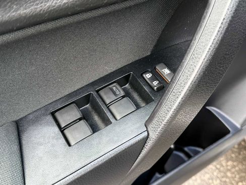 Used 2017 Toyota Corolla LE w/ Carpet Mat Package (TMS) FWD image 12
