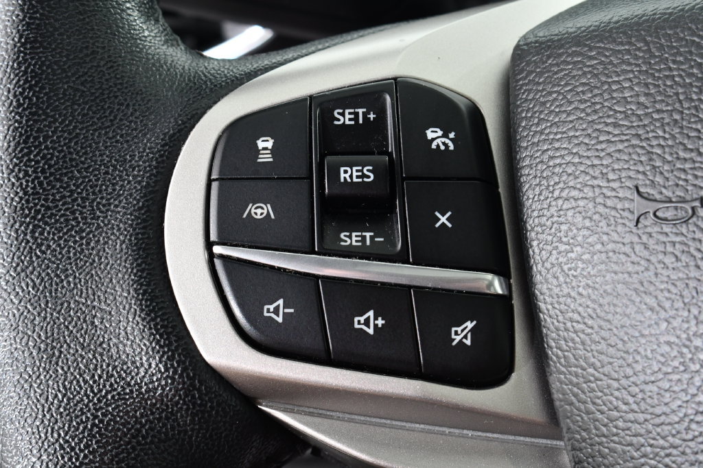 Used 2023 Ford Explorer XLT w/ Equipment Group 202A AWD/4WD image 33