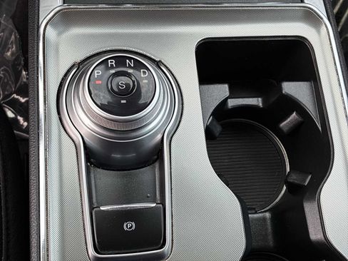 Used 2024 Ford Edge Titanium AWD/4WD image 19