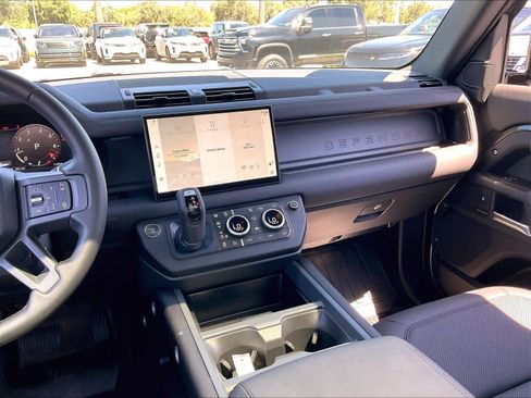 Used 2025 Land Rover Defender 110 S AWD/4WD image 8