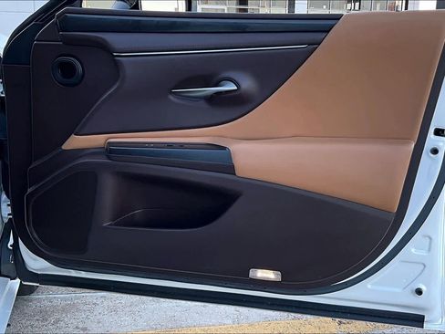 Used 2019 Lexus ES 350 w/ Accessory Package 2 image 20