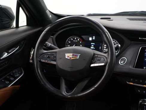 Used 2023 Cadillac XT4 Sport image 14