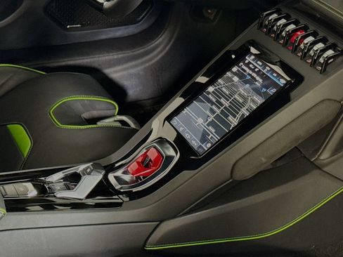 Used 2021 Lamborghini Huracan EVO RWD image 24