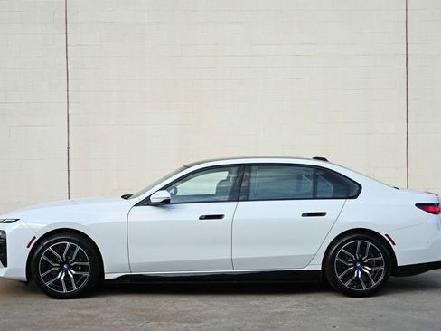 Used 2023 BMW i7 xDrive60 AWD/4WD image 62