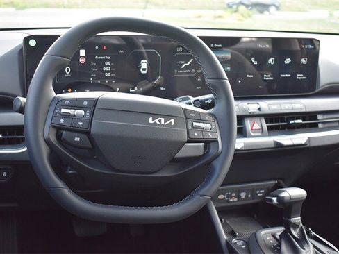 New 2025 Kia K4 EX image 16