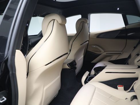 Certified 2024 Ferrari Purosangue AWD/4WD image 19