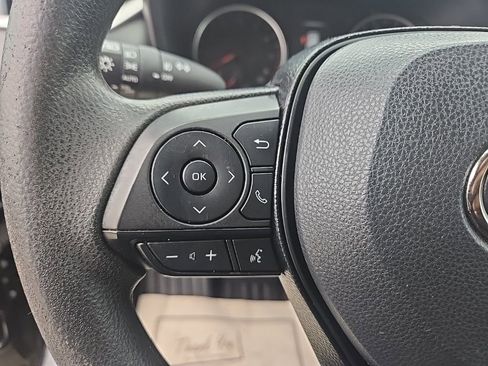 Used 2021 Toyota RAV4 XLE image 18