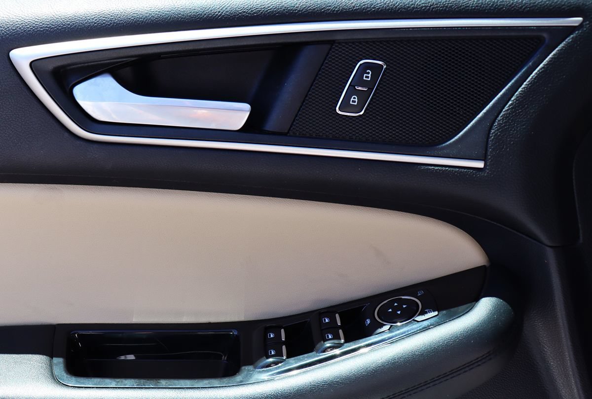 Used 2020 Ford Edge SEL AWD/4WD image 41