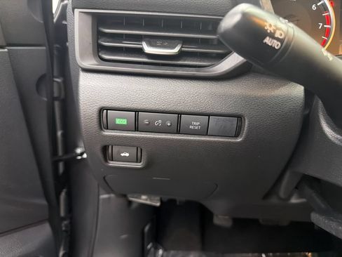 Used 2025 Nissan Sentra S FWD image 28