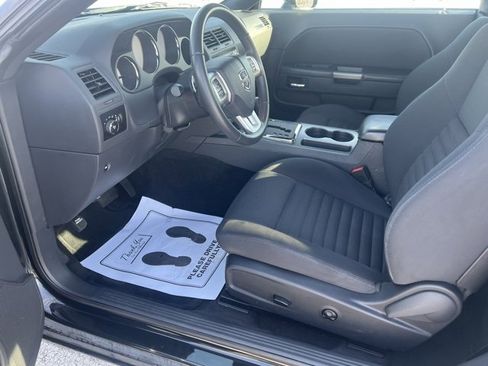 Used 2014 Dodge Challenger R/T image 13