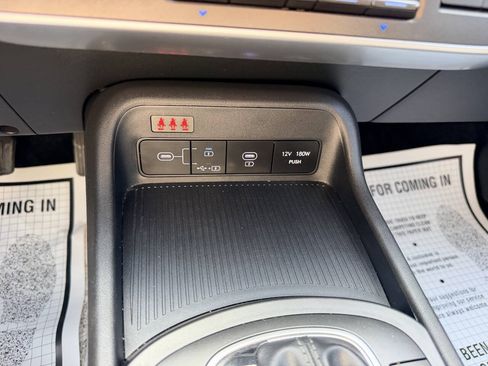 Used 2025 Hyundai Kona SEL FWD image 38