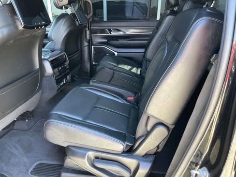 Used 2022 Jeep Wagoneer Series III w/ Convenience Group I AWD/4WD image 12
