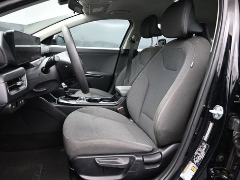 Used 2025 Kia K4 FWD image 2