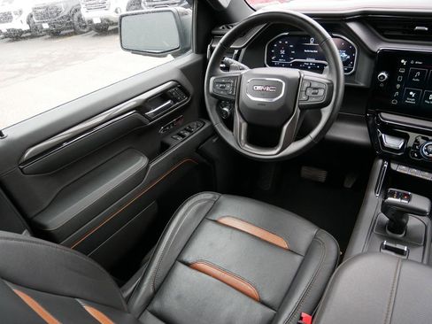 Used 2024 GMC Sierra 1500 AT4 w/ Technology Package AWD/4WD image 18