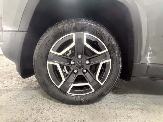 New 2027 Jeep Cherokee Laredo AWD/4WD image 11