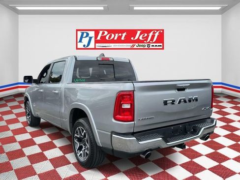 Used 2025 RAM 1500 Laramie AWD/4WD image 5