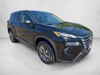 Used 2024 Nissan Rogue S AWD/4WD video 3