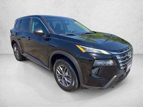 Used 2024 Nissan Rogue S AWD/4WD image 3