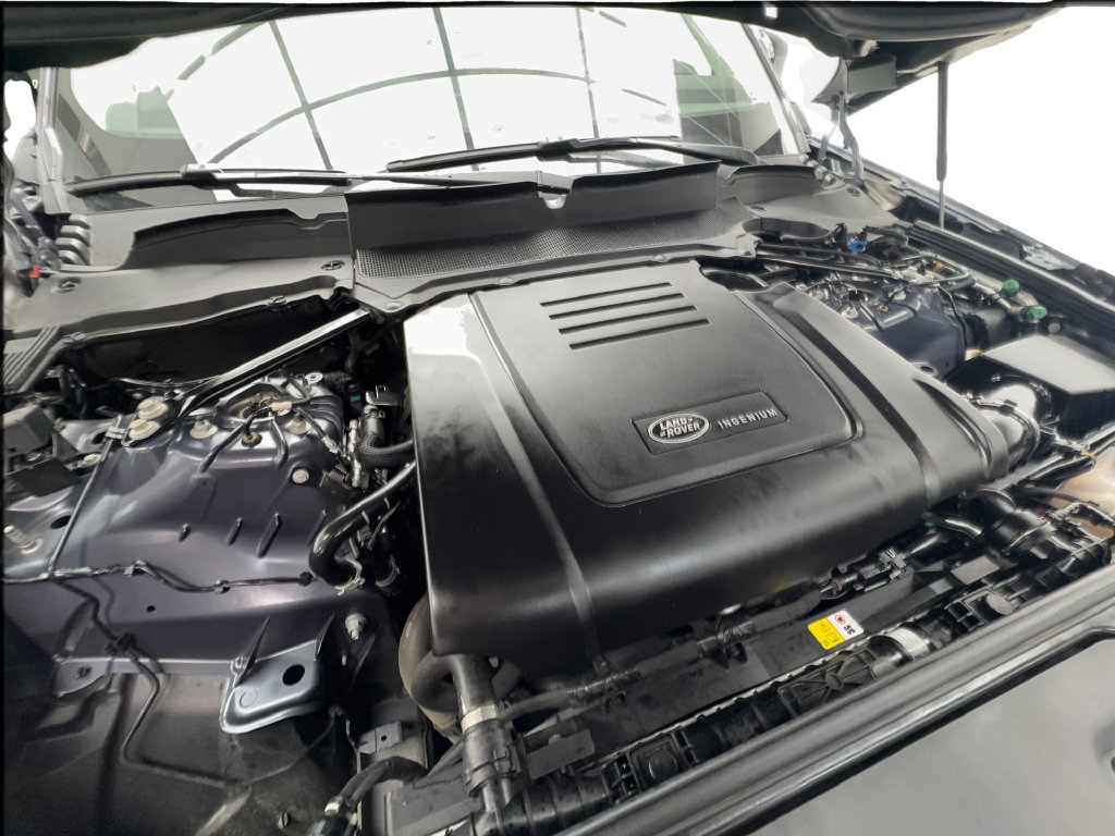 Used 2025 Land Rover Discovery S AWD/4WD image 21