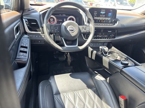 Certified 2023 Nissan Rogue Platinum w/ Platinum Premium Package AWD/4WD image 16