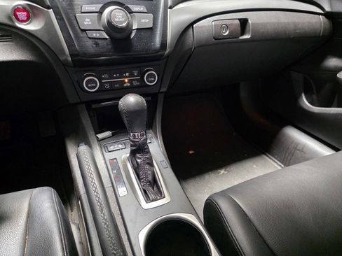 Used 2017 Acura ILX w/ AcuraWatch Plus Package FWD image 19