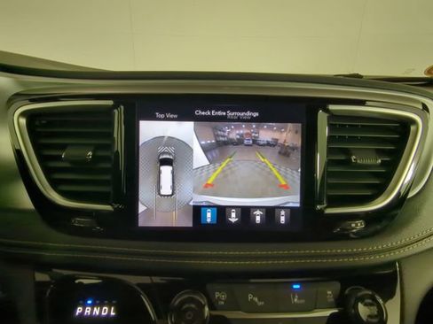 Used 2020 Chrysler Pacifica Limited w/ Advanced Safetytec Group image 24