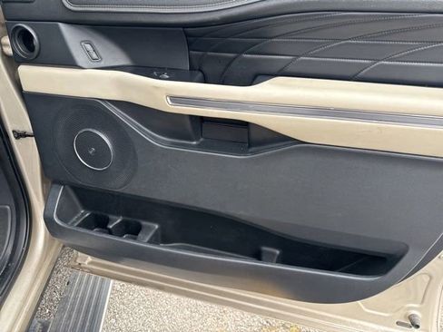 Used 2018 Ford Expedition Max Platinum RWD image 17