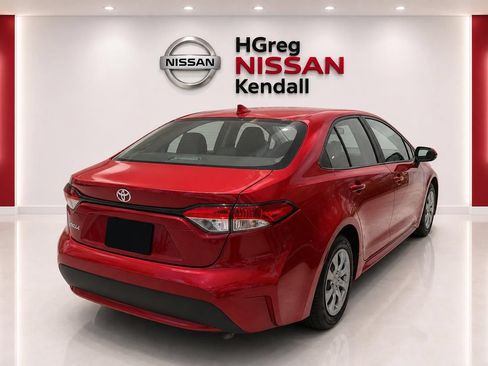 Used 2020 Toyota Corolla LE FWD image 4