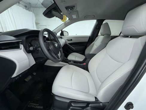 Certified 2024 Toyota Corolla Cross LE image 14