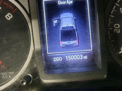 Used 2020 Toyota Tacoma TRD Sport image 6