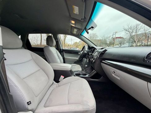 Used 2013 Kia Sorento LX AWD/4WD image 15