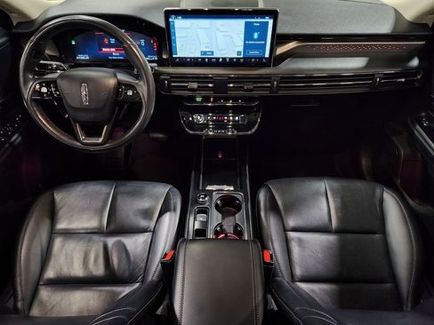 Used 2023 Lincoln Corsair Reserve image 43