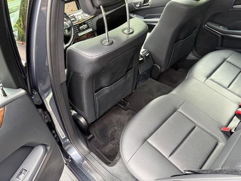 Used 2014 Mercedes-Benz E 350 Sedan image 32