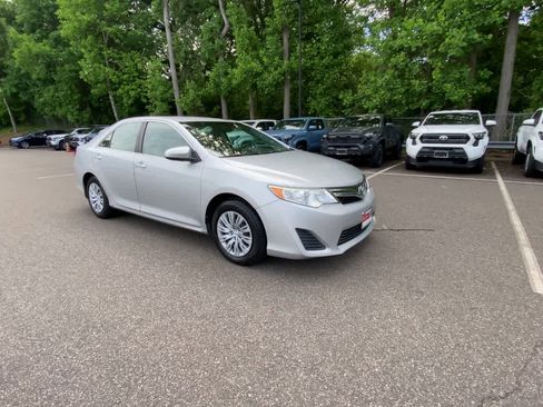Used 2012 Toyota Camry LE FWD image 6