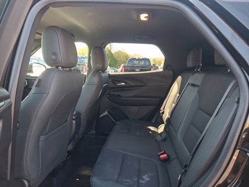 Used 2023 Chevrolet TrailBlazer RS w/ Convenience Package FWD image 11