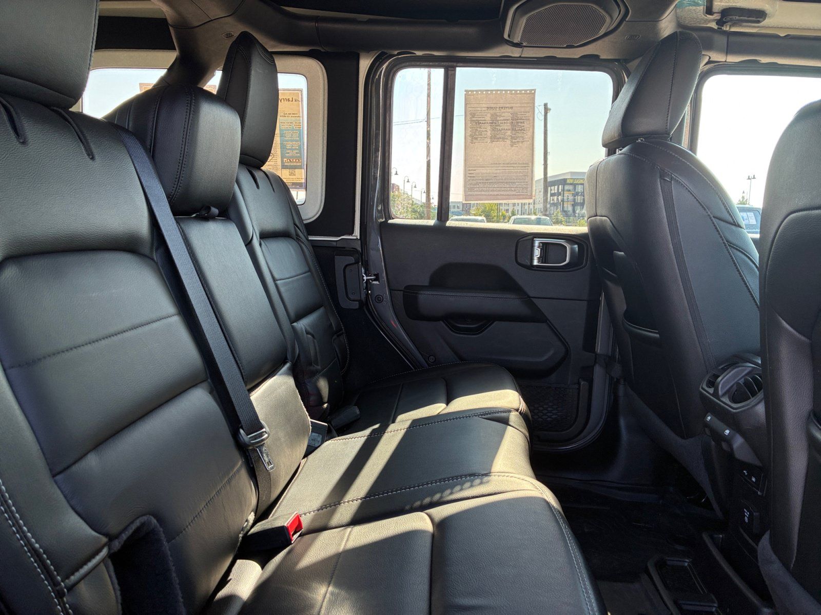 Used 2020 Jeep Wrangler Unlimited Sahara AWD/4WD image 18