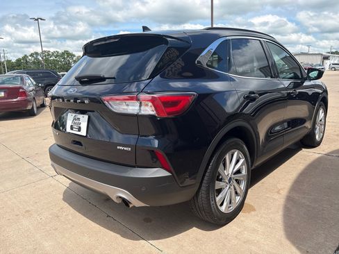 Certified 2021 Ford Escape Titanium w/ Titanium Elite Package AWD/4WD image 9