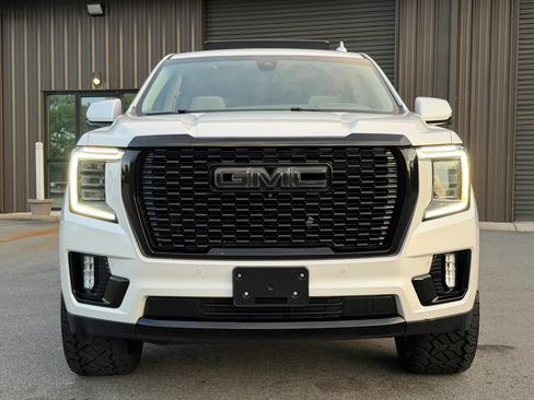 Used 2021 GMC Yukon Denali w/ Denali Ultimate Package AWD/4WD image 8