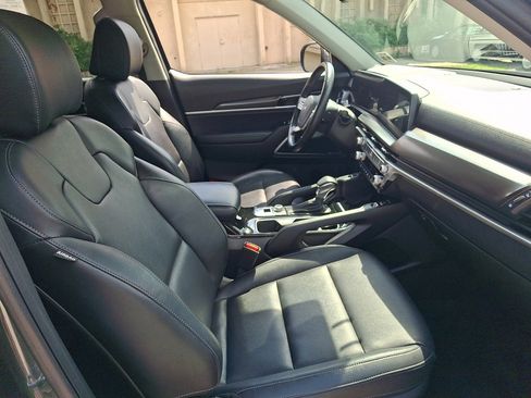 Used 2023 Kia Telluride S AWD/4WD image 13