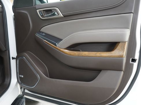 Used 2019 GMC Yukon XL Denali AWD/4WD image 9