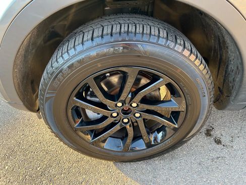 Used 2019 Land Rover Discovery Sport SE AWD/4WD image 9