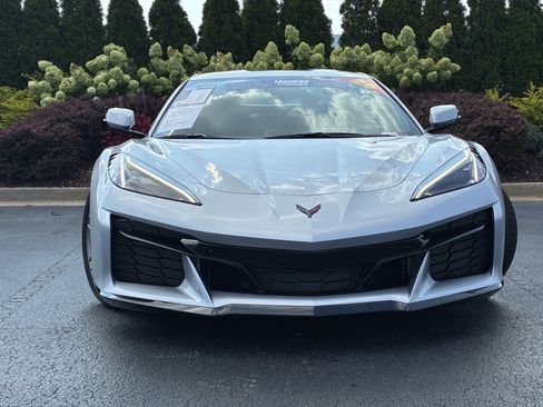 Used 2026 Chevrolet Corvette Z06 RWD image 5