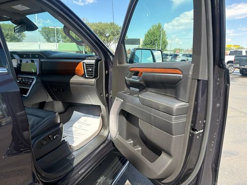 Used 2022 GMC Sierra 1500 Denali AWD/4WD image 28