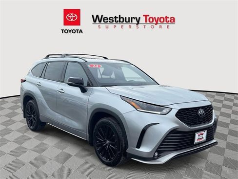 Used 2024 Toyota Highlander XSE image 1