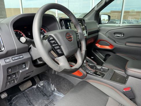 Used 2025 Nissan Frontier PRO-4X w/ Pro Convenience Package AWD/4WD image 31