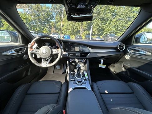 New 2025 Alfa Romeo Giulia AWD w/ Driving Assist Package image 12