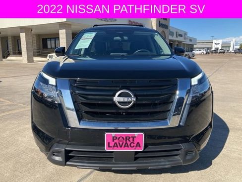 Used 2022 Nissan Pathfinder SV image 2